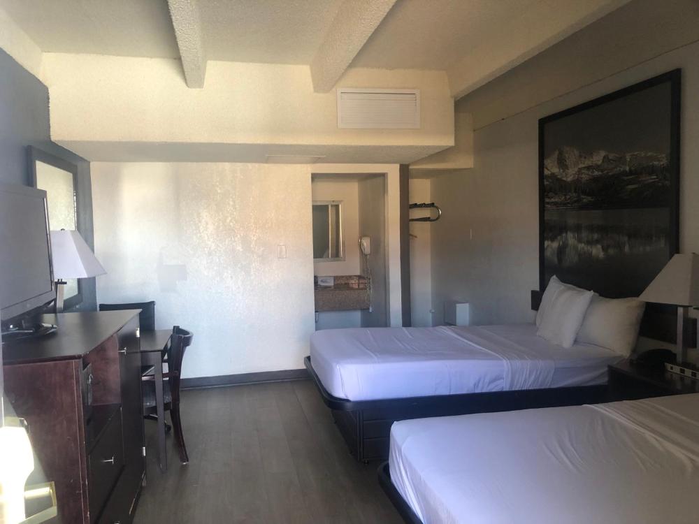 Double Room with Two Double Beds - Non-Smoking