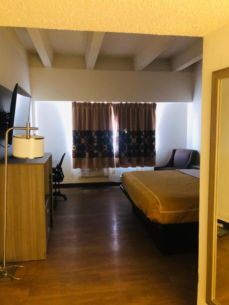 King Room - Non-Smoking