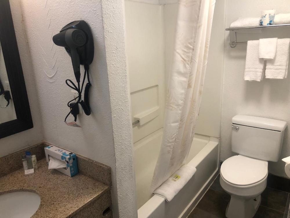 Room image 3